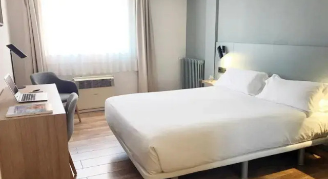 Двухместный номер Standard с балконом Hotel Príncipe de Asturias