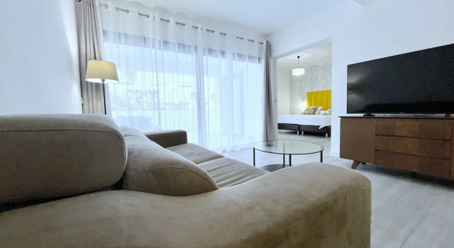 Superior Apartment Sleeps 2 With Pool