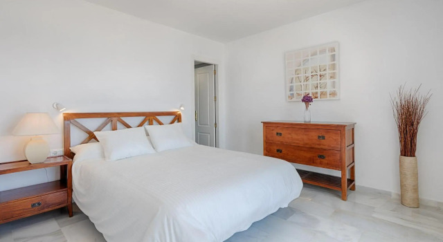 Front Sea View Apartment Estepona, Забронировать Апартаменты/квартира Отели Эстепона с парковкой, рядом с Палеонтологический музей, Парковка