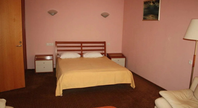 Otel' Ost West Park, Prenota Hotel Hotel a Samara con parcheggio, Parcheggio