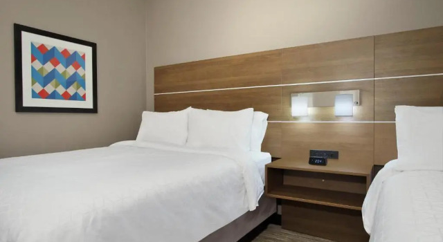 Четырёхместный номер Standard Holiday Inn Express & Suites Dallas-Frisco NW Toyota Stdm by IHG
