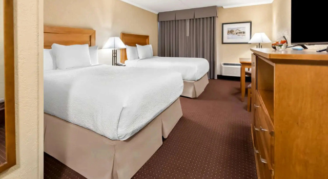 Четырёхместный номер Standard Best Western Plus NorWester Hotel & Conference Centre
