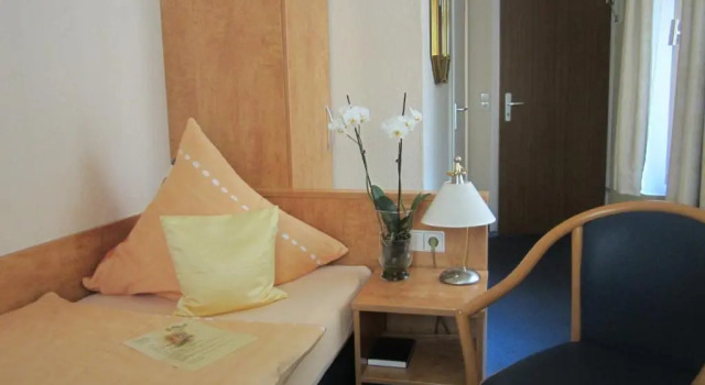 Номер Standard Hotel-Pension Adler Untertürkheim