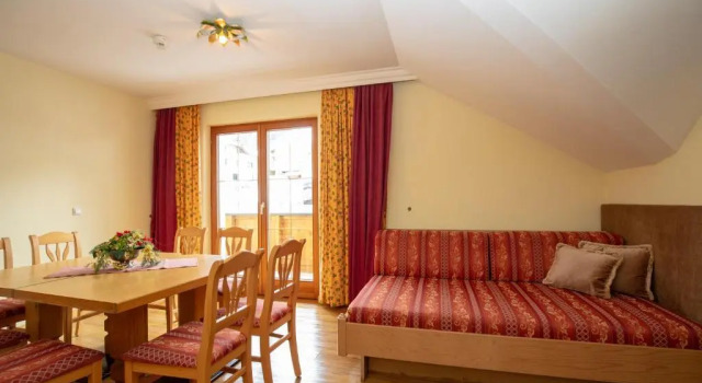 Апартаменты с 3 комнатами с балконом Hotel Trisanna