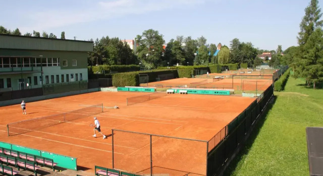 Penzion Tenis Klub DEZA, Забронировать Отель Валашске-Мезиржичи Wallachia