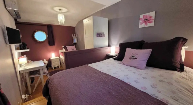 Трёхместный номер Comfort с видом на канал Péniche Amboise Maison dHôtes Flottante Toulouse Centre