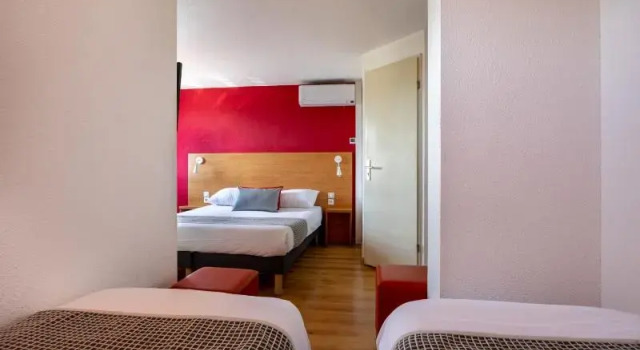 Четырёхместный семейный номер Standard с 2 комнатами The Originals City, Hôtel Mâcon Sud