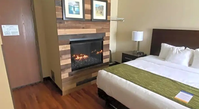 Номер Standard Comfort Inn Connellsville Riverview