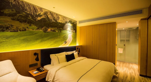 Люкс с видом на воду Spring Posh Roadsun International Hotel & Resort