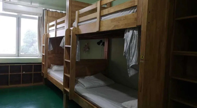 Кровать в общем номере Sim Citystay