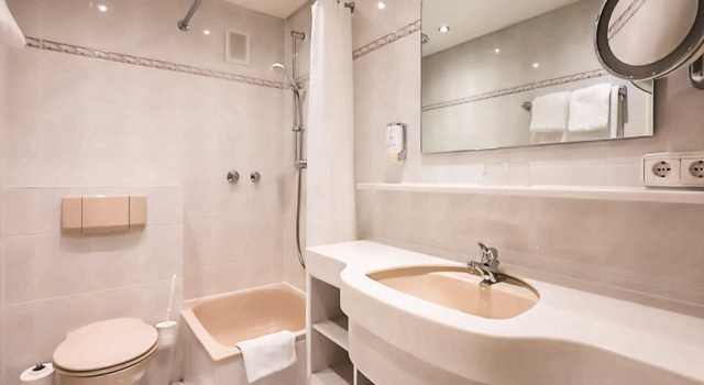 Двухместный номер Standard PLAZA INN Rieker Stuttgart Hauptbahnhof