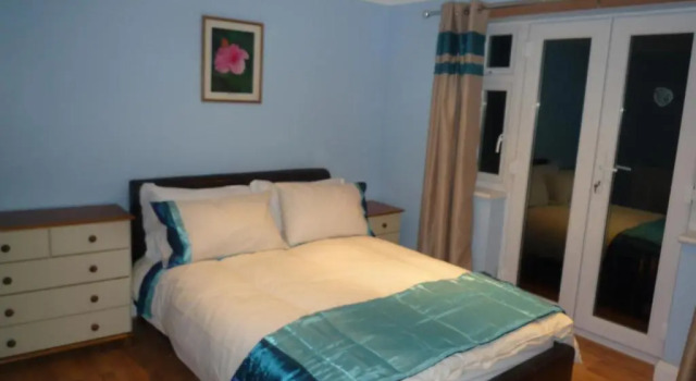 Camborne Avenue W13, Забронировать Отель Брент , рядом с Парк «Бостон-Мэнор»