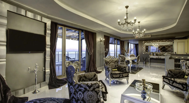 Qlusive Hotel