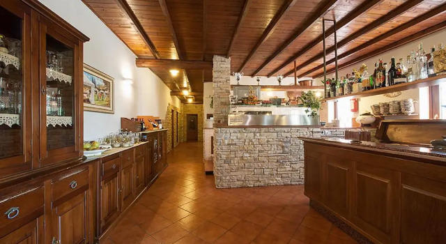 Hotel Plestina Ristorante Pizzeria, Prenota Hotel Hotel 3 stelle a Foligno, 3*
