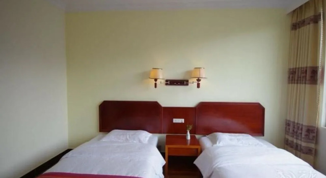 Yangshuo Di Yuan Hotel, Rezerwuj Hotel Hotele w Yangshuo z parkingiem, Parking