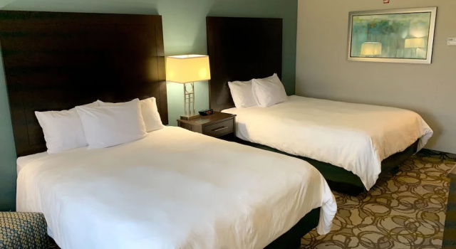 Четырёхместный номер Standard Buffalo Run Casino & Resort