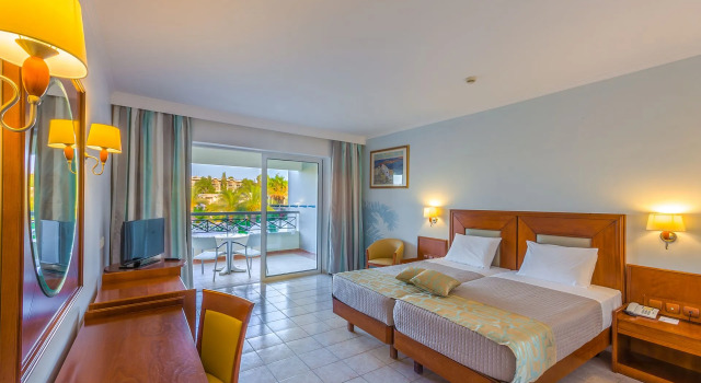 Двухместный номер Superior Kipriotis Maris Suites by Anayia All Inclusive Resorts