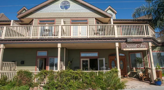Cayucos Sunset Inn, Забронировать Отель «постель и завтрак» Каюкос San Luis Obispo County
