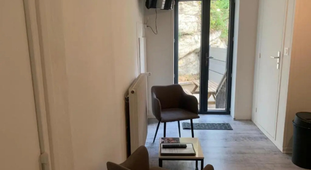 Appartement 4 personnes, 1 chambre, terrasse, Wifi, proche du centre, Prenota Appartamento Hotel a Alvernia con parcheggio, Parcheggio