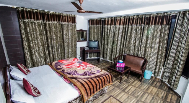 Hotel Holiday Plaza