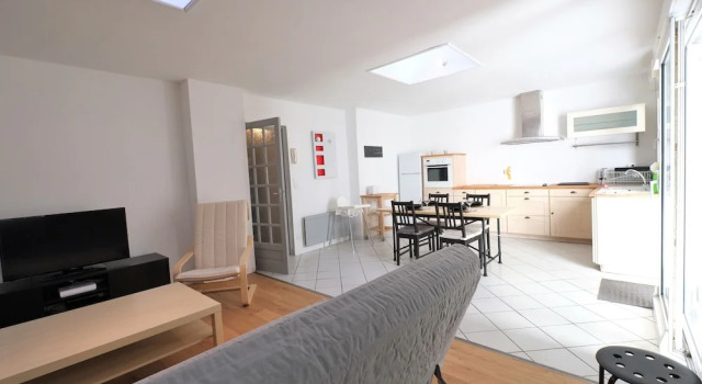 Escale de 80 m2 avec cour et parking, Rezervovat Hotel Hotely v Wazemmes s parkováním, Parkování