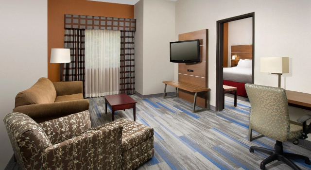 Двухместный люкс c 1 комнатой Holiday Inn Express & Suites Charlottesville - Ruckersville by IHG