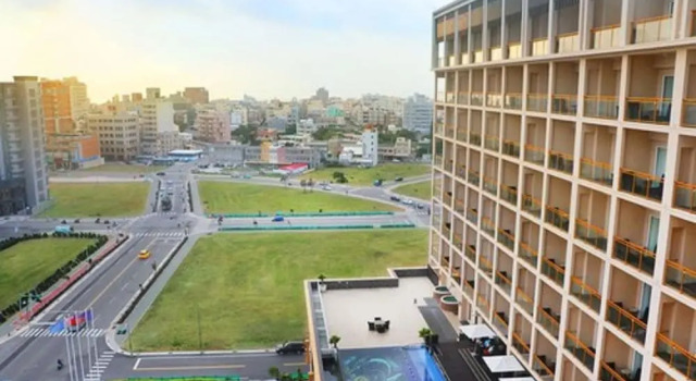Четырёхместный номер Deluxe с балконом и с видом на город Four Points By Sheraton Penghu