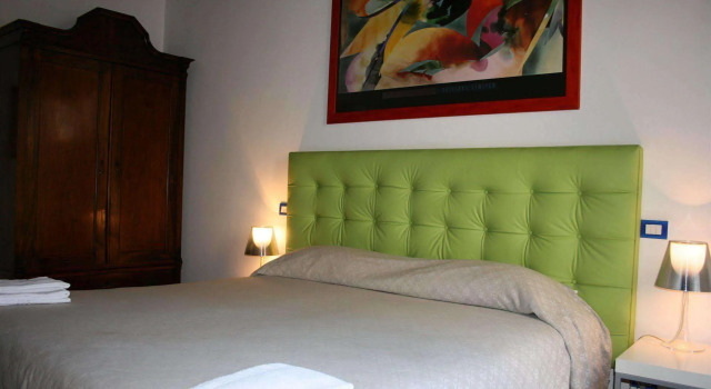B&B SubUrbe Roma, Забронировать Отель «постель и завтрак» Отели Рима с завтраком, рядом с Золотой дом Нерона, Завтраки