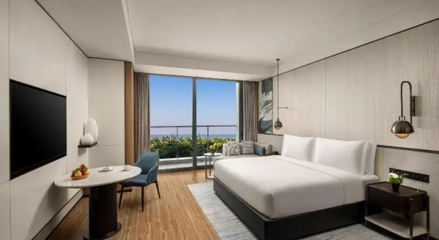 Двухместный номер Standard с балконом Crowne Plaza Sanya Yazhou Bay by IHG