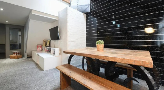 Penthouse Warehouse Slps 18 (61)