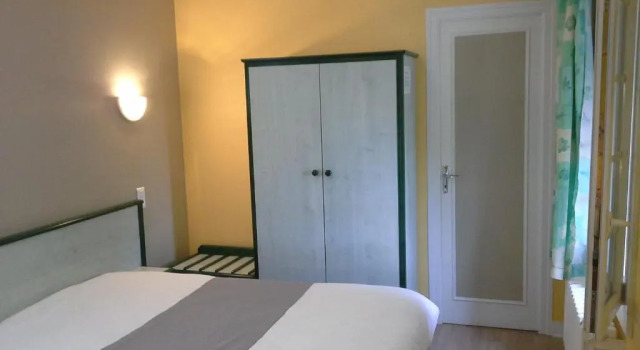 Трёхместный номер Standard Logis Hôtel La crémaillère