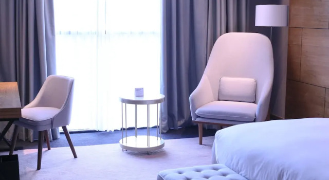 Люкс c 1 комнатой с видом на бассейн Four Points by Sheraton Balikpapan