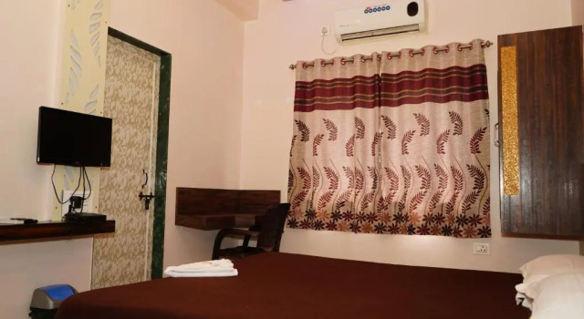 Yuvraj Lodge
