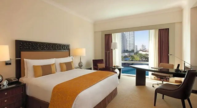 Номер Deluxe Fairmont Makati