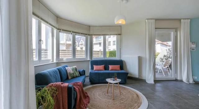 Апартаменты Bright Apartment With Large and Sunny Garden