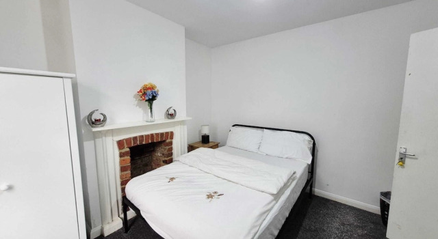 Room-private Room, Closer to Train Stati, Varaa Matkakoti Aldershot Hampshire