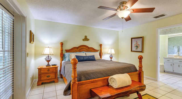 Waterfront Deck & Private Dock! Rainbow River Home, Prenota Hotel Dunnellon Florida