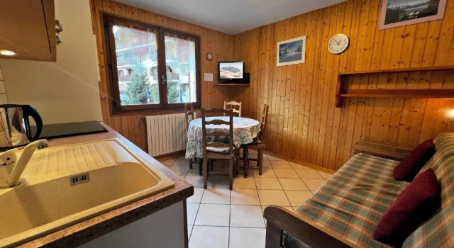 RIVIERA 1 appartement 4 pers skis aux pieds, Забронировать Апартаменты/квартира Ла-Клюза Лыжный курорт на озере Анси, рядом с Плавательный бассейн Aravis