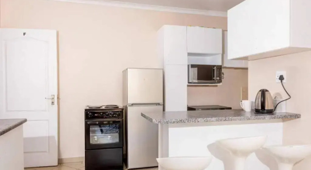 Апартаменты Sun n Surf Sunny and spotless 1 bedroom apartment