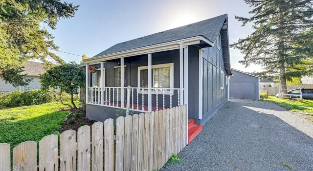 Коттедж 3 Mi to Auburn Station! Commuter-friendly Home