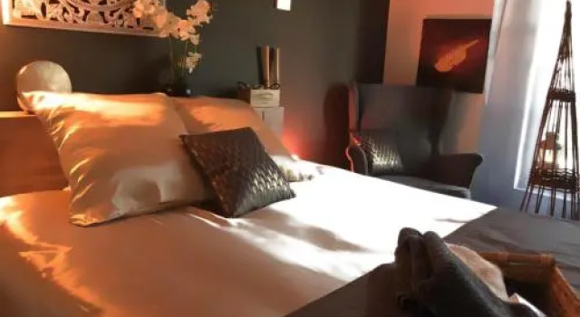 JustInn Guesthouse & Spa, Book Resort Guainville Centre