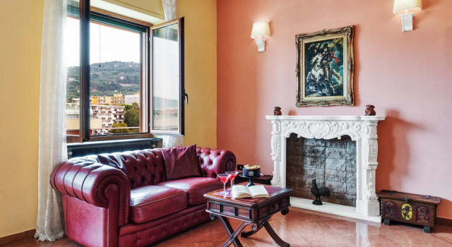 Musica in Sorrento With 3 Bedrooms and 2 Bathrooms, Забронировать Отель Отели Сорренто с парковкой, рядом с St.Francis Church and Convent, Парковка