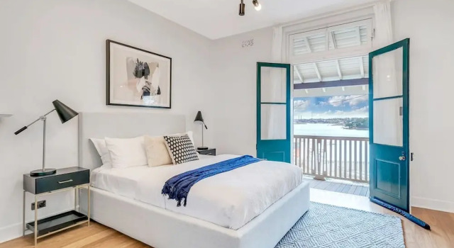 Апартаменты с 2 комнатами с балконом Harbour View Terrace House In The Heart Of The Rocks
