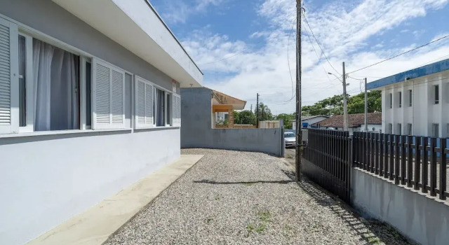 3BR Home w/ BBQ 100m From Beach Rpr056, Забронировать Апартаменты/квартира Пенья Санта-Катарина