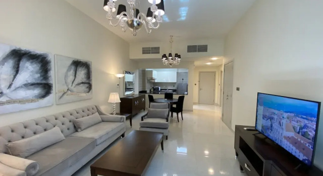Lux Bnb Polo Residencces- Meydan, Забронировать Отель «постель и завтрак» Дубай Эмират Дубай, рядом с Ипподром и гольф-поле Nad Al Sheba