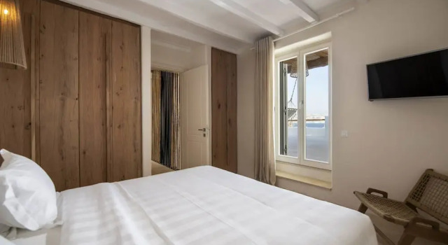 Villa Veneta at Ornos Sea View
