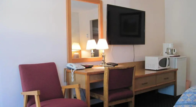 Четырёхместный номер Standard Alpine Motel