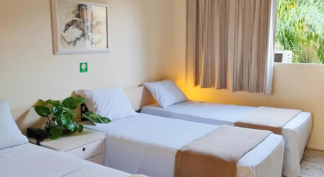 Трёхместный номер Luxury Hotel Harbor Inn Londrina