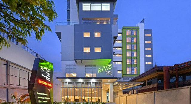 Whiz Prime Hotel Basuki Rahmat Malang, Rezervovat Hotel Hotely a ubytování v Malang, poblíž Taman Rekreasi Kota, Hotel