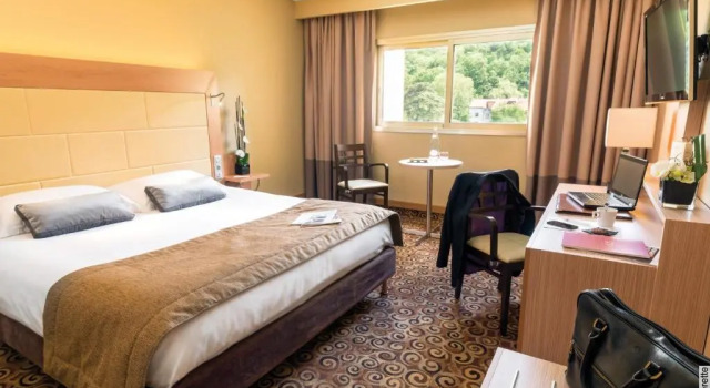 Двухместный номер Comfort Hôtel Lyon Métropole & Spa